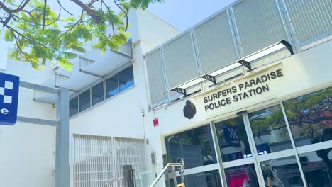 exterior view of surfers paradise police station