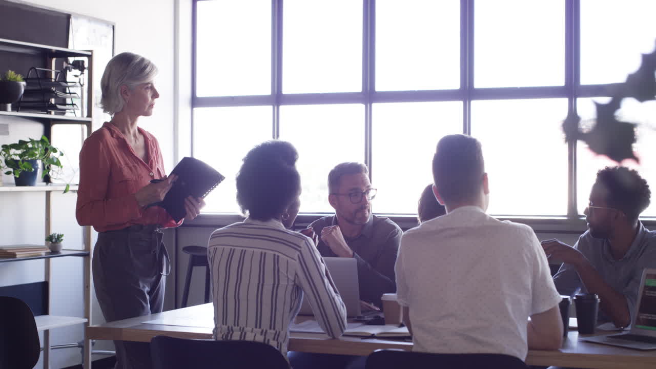 combinen sus mentes y hagan más.