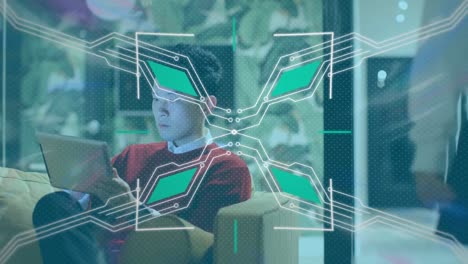animación de una placa de circuito de computadora sobre un hombre usando una tableta