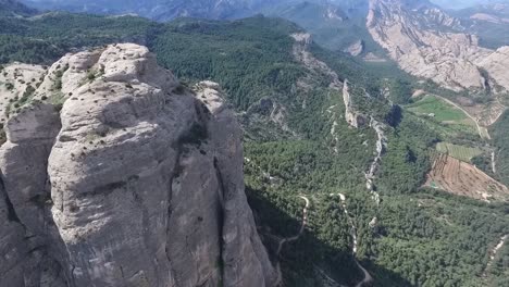 Rocas-Benedicto-Natural-Park-Of-Puerto-De-Besito-En-Huerta-De-San-Joan-Province-De-Tarragona-In-Catalonia