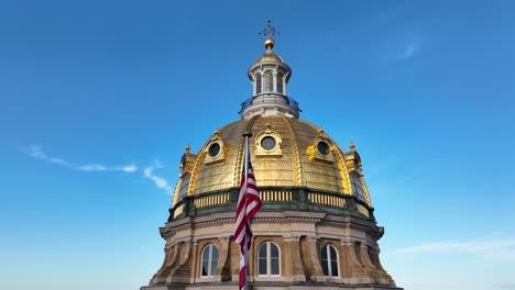 Gold-capitol-dome-of-Iowa