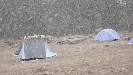 Schneefall-Im-Himalaya.-Wunderschöne-Szene-Mit-Schneefall-Im-Himalaya