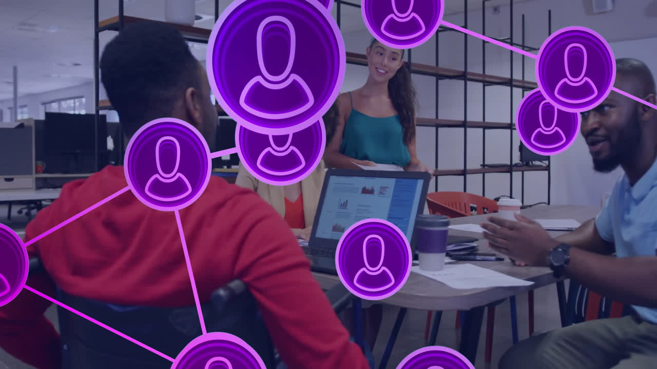 animación de conexiones con personas íconos sobre diversas personas de negocios que trabajan juntos