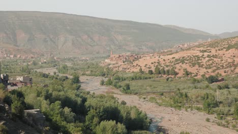 Paisaje-De-Pueblos-Y-Colinas-Alrededor-Del-Alto-Atlas,-Marruecos.