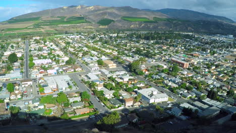 Una-Toma-Aérea-Revela-La-Ciudad-Costera-De-California-De-Ventura-2