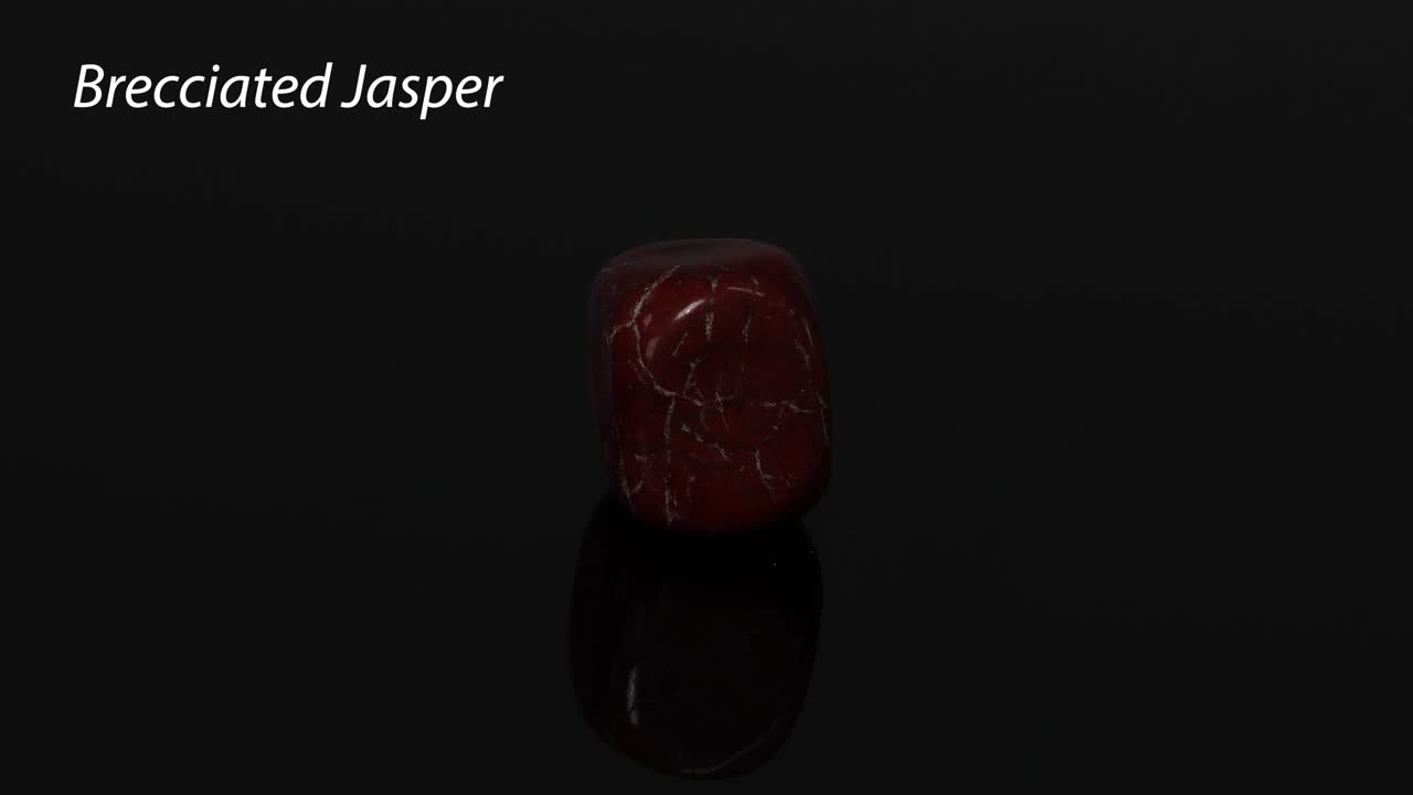 rotación gradual de una piedra de jaspe brecciada