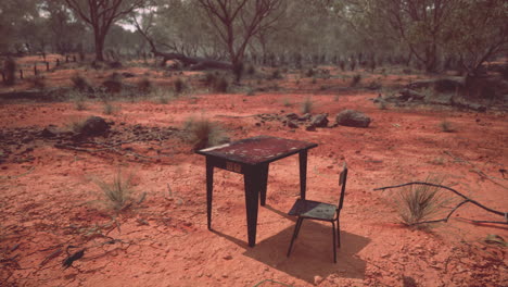 Vieja-Mesa-De-Metal-Oxidado-En-El-Desierto