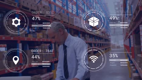 Animación-De-Iconos-Con-Procesamiento-De-Datos-Sobre-Un-Trabajador-Caucásico-En-Un-Almacén