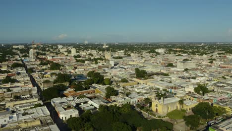 drone orbita sobre el centro de merida