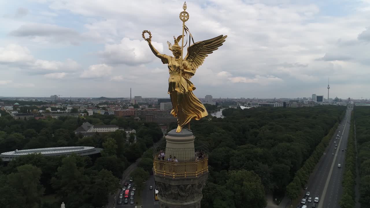 Berlin Drone shot of the siegessäule