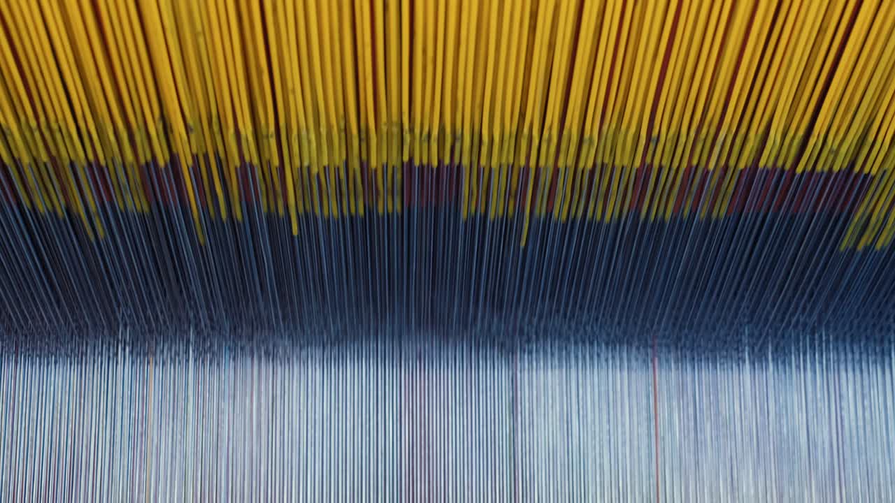 fábrica de alfombras, producción de alfombras, hilos sintéticos para tejer telar-9