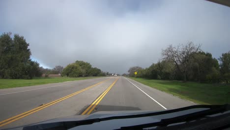 Time-lapse-hyperlapse-driving-through-foggy-patches-in-Los-Padres-National-Forest-in-California