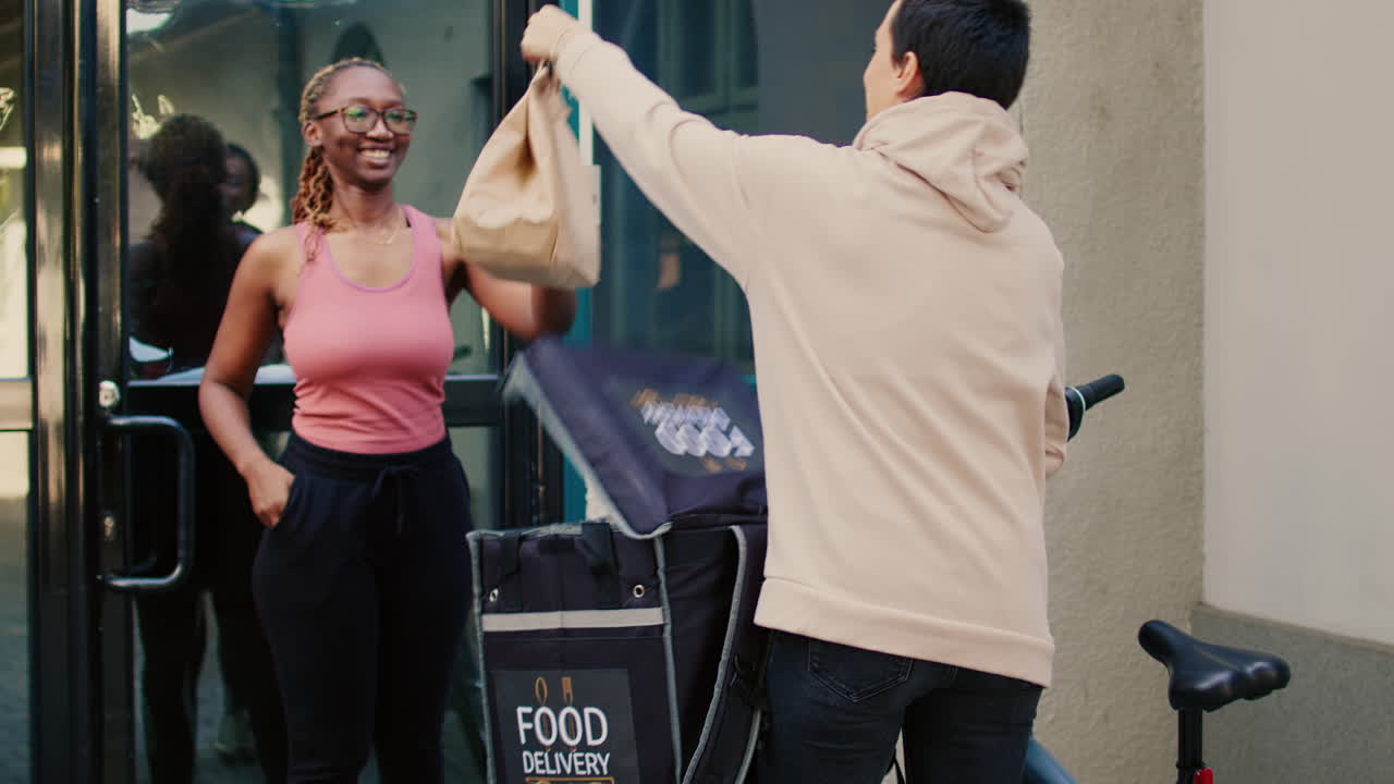 Food delivery to a customer