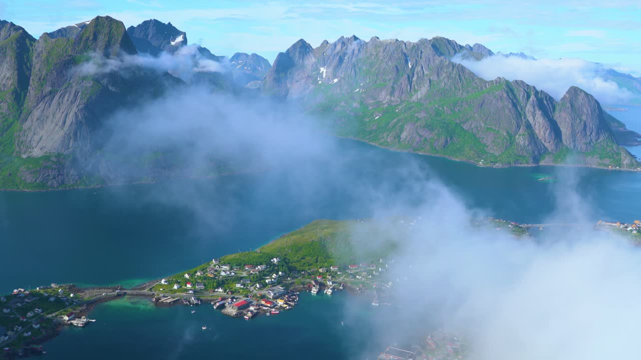 Lofoten är en skärgård i Nordland fylke, Norge.
