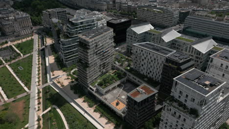 batignolles barrio ecosostenible parís francia vista aérea de arriba hacia abajo