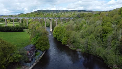 Luftbild-Pontcysyllte-Aquädukt-Und-Fluss-Dee-Kanal-Schmale-Bootsbraut-In-Chirk-Welsh-Valley-Landschaft-Hoch-Bis-Niedrig