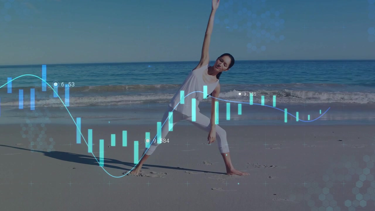 Video verticale: Grafico che compare mentre una donna esegue pose in top bianco e leggings su una spiaggia per il fitness.