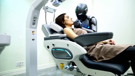 un dentista robot examinando a un paciente