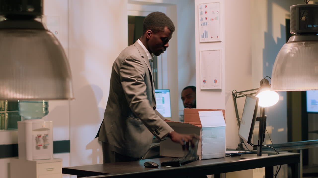 L'homme au bureau