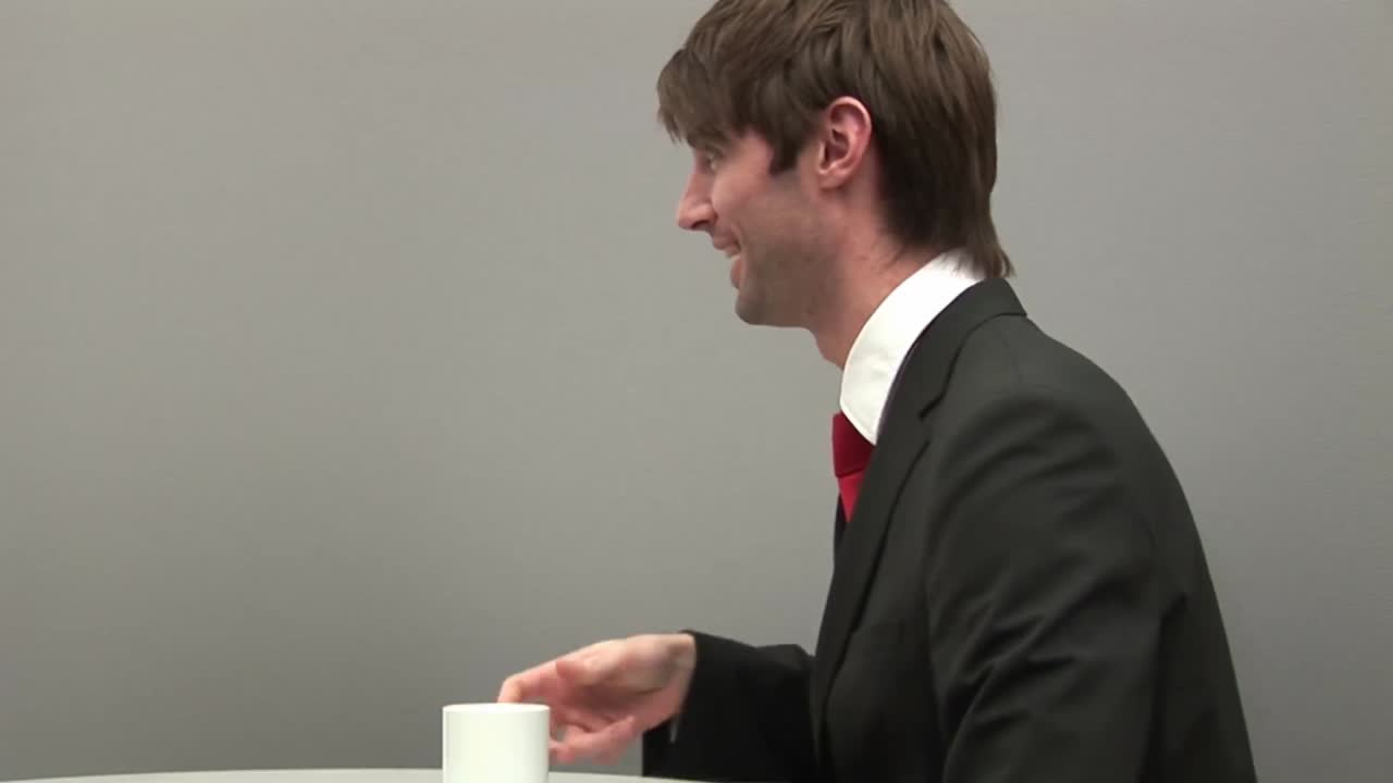 함께 커피를 마시는 비즈니스 동료들