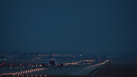 Avión-De-Pasajeros-Despegando