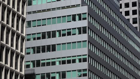 edificio corporativo de oficinas con ventanas día exterior en nueva york