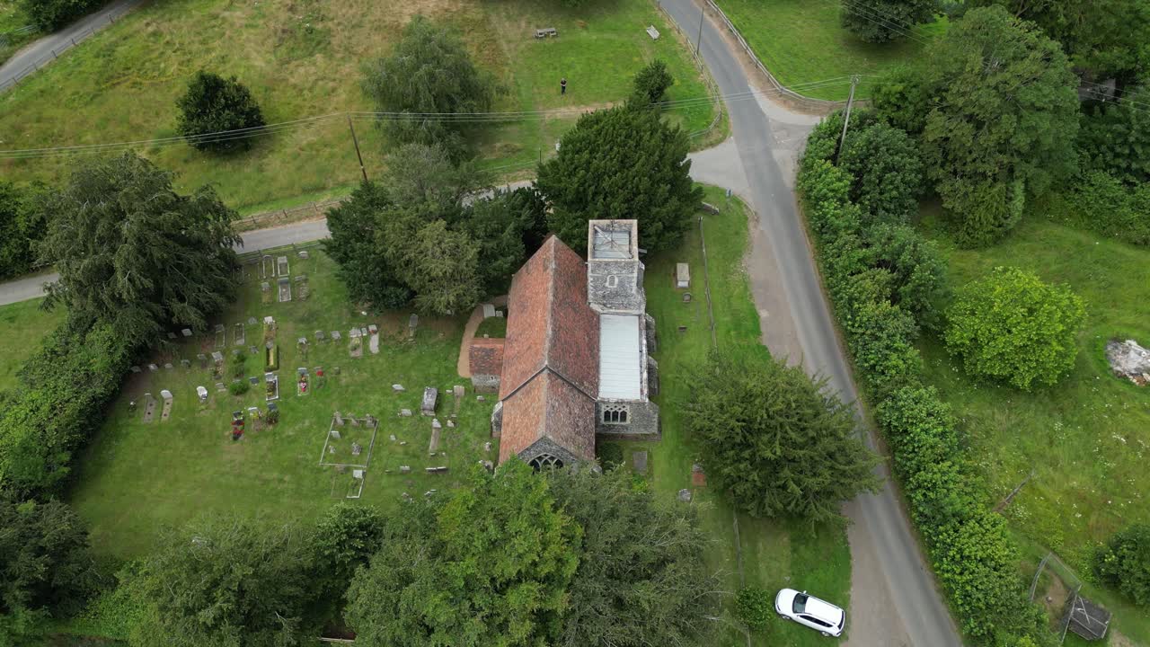 엘름스톤 교회를 겨냥한 꾸준한 앞으로의 총격