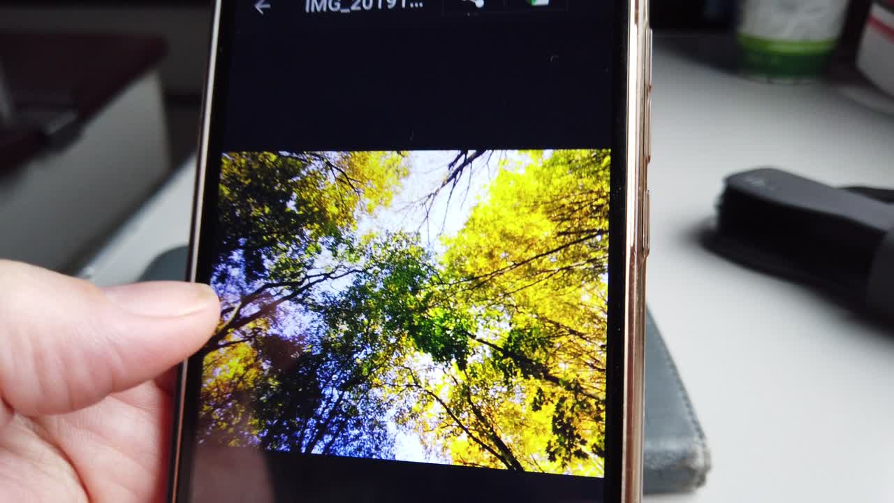 Prohlížení a úprava fotografií v chytrém telefonu