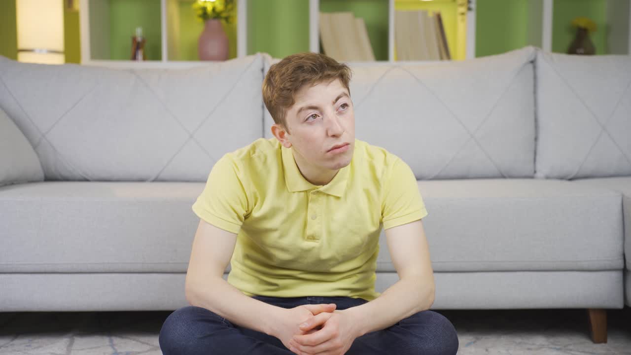 부정적인 생각을 가진 젊은이입니다.