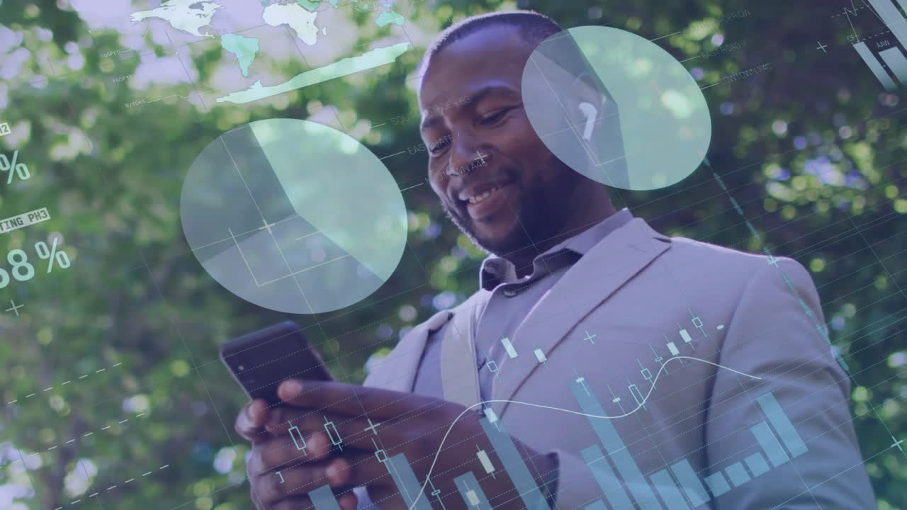 animazione dell'elaborazione dei dati finanziari su un uomo d'affari afroamericano che utilizza uno smartphone