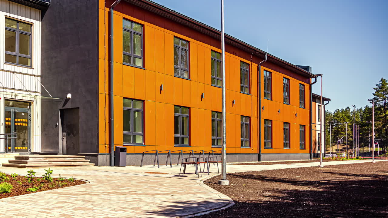 timelapse de los rayos del sol y la sombra en el edificio