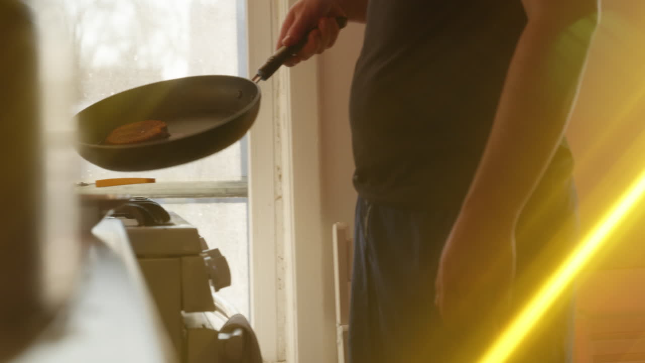 부에서 요리하는 남자