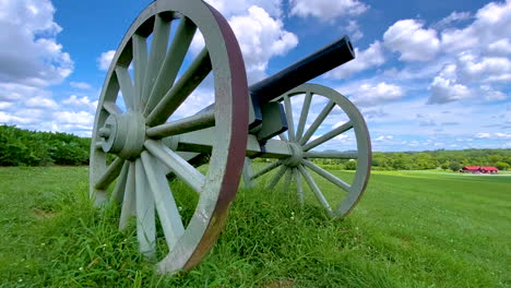 cañón de la guerra civil estadounidense en el histórico springfield tennessee