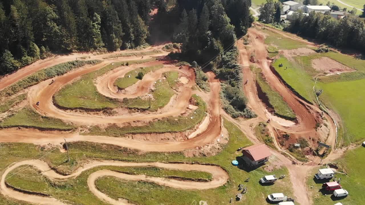 revisión del parque de motocross