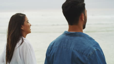 Paseos-Románticos-En-La-Playa