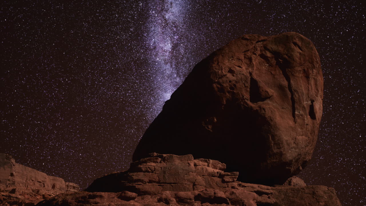 vía láctea sobre el parque nacional bryce canyon de utah