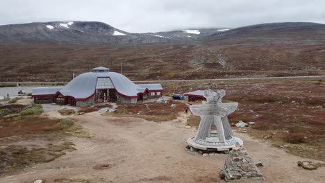 el centro del círculo polar ártico en noruega