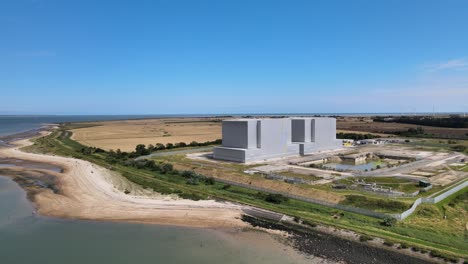 Bradwell-Desmanteló-La-Estación-De-Energía-Nuclear-Essex-Reino-Unido-Imágenes-Aéreas-Día-Soleado-De-Verano