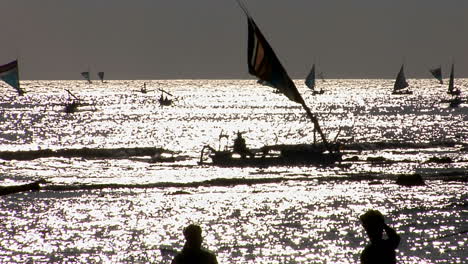 Sailboats-Move-Across-The-Water