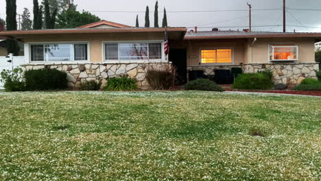 tormenta de granizo fuertes lluvias condiciones climáticas extremas en california, ee.uu.