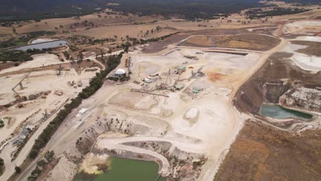 pedreira de pedra em círculo aéreo local de mina de corte aberto victoria, austrália