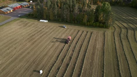 Silage-machine-wrapping-foil-around-the-dry-hay