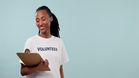 Woman,-volunteering-and-pointing-to-presentation