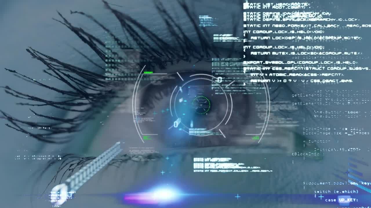 scansione dello scopo e elaborazione dei dati su un primo piano dell&#x27;occhio femminile