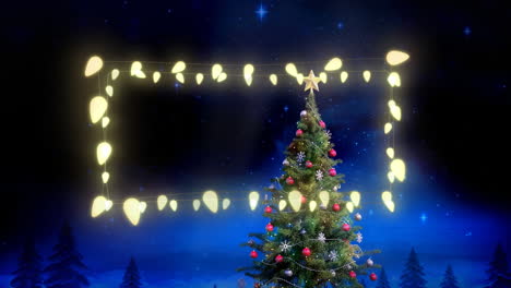 luces de hadas decorativas contra el árbol de navidad y estrellas brillantes en el cielo nocturno