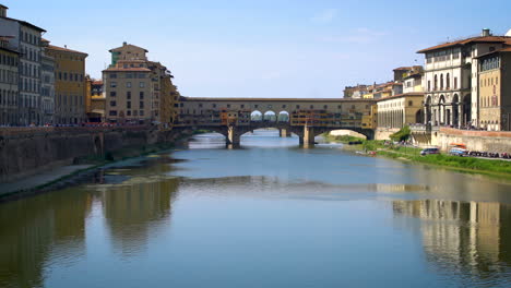 Brücke-Ponte-Vecchio-In-Florenz,-Italien