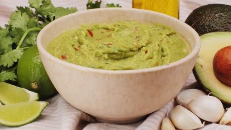 guacamole with ingredients