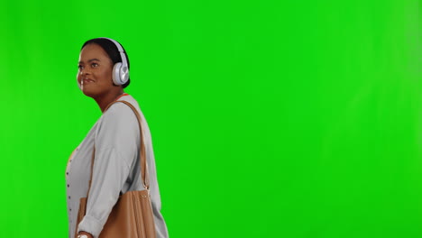 Green-screen,-smile-and-black-woman-walking