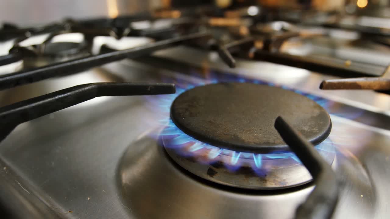 스토브가 점화되고 있습니다 4k