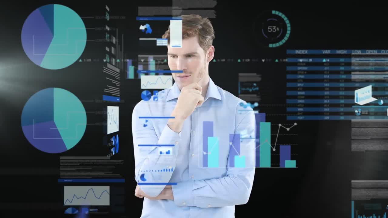 animación de un médico masculino biracial sobre el procesamiento de datos